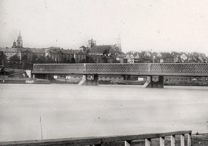 Most Kierbedzia - widok ze strony Pragi. Żródło: Francuska Biblioteka Narodowa