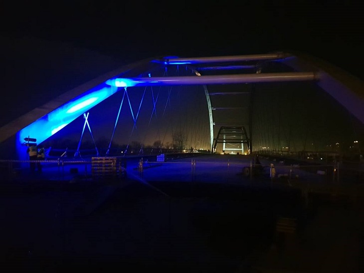 Iluminacja mostu heleńskiego. Fot. UM Nowy Sącz