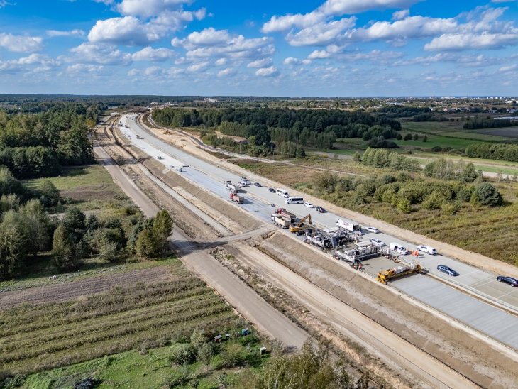 Budowa niskoemisyjnej autostrady A2. Fot. Strabag