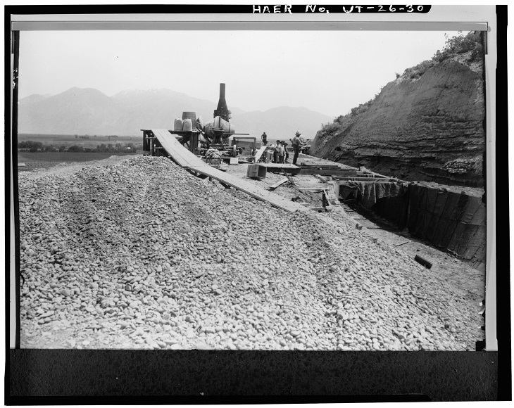 Budowa betonowego koryta kanału Strawberry High Line około 1915 r. Fot. Historic American Engineering Record/Library of Congress