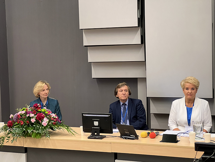 Otwarcie konferencji, od lewej: Małgorzata Cimochowicz-Rybicka, Jan Pawełek, Małgorzata Duma-Michalik / Fot. inzynieria.com