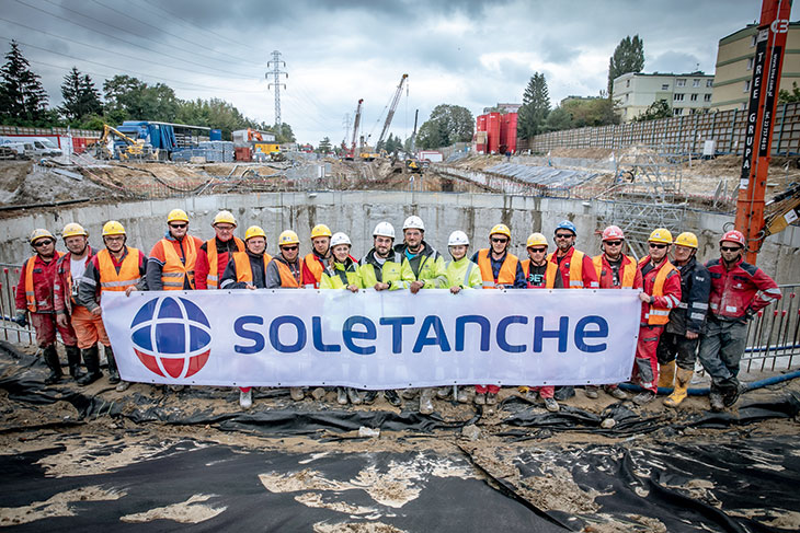 FOT. 5. | Pracownicy Soletanche Polska, Szacht Komory  Odolnanowskiej, budowa tunelu średnicowego w Łodzi 
