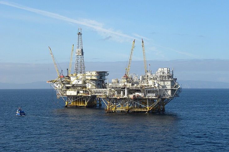Kompleks instalacji wydobywczych offshore – zdjęcie ilustracyjne. Fot. Bureau of Safety and Environmental Enforcement/Wiki Commons