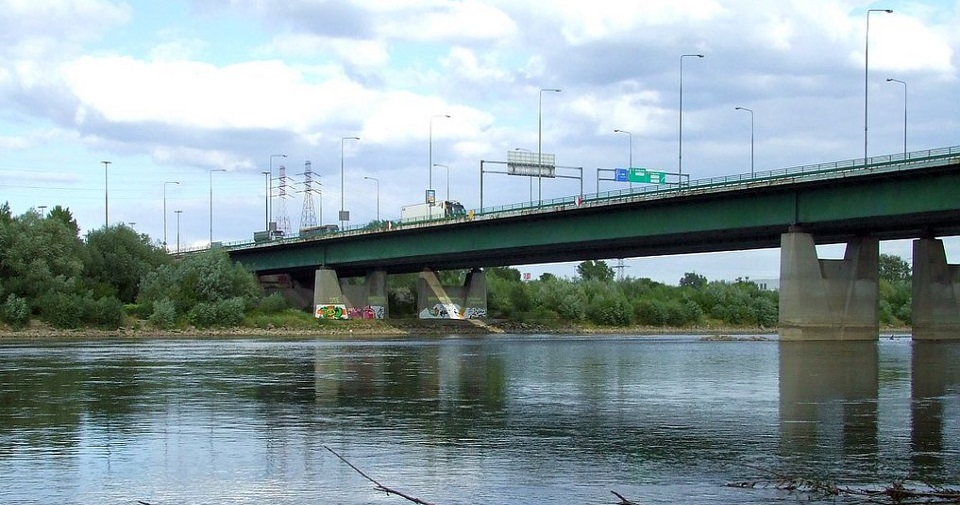 Most gen. Stefana Grota-Roweckiego w Warszawie przed remontem. Fot. Hiuppo / Wikipedia Commons
