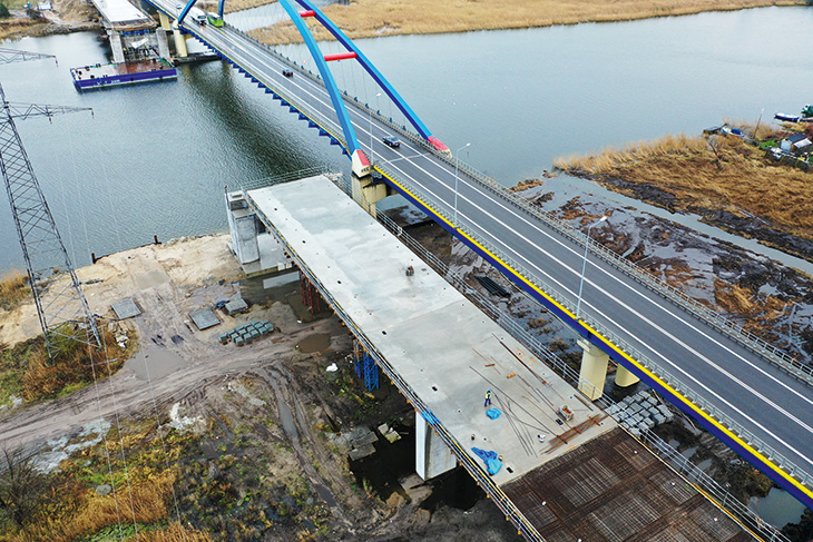 FOT. 3. | S3 Dargobądz–Troszyn, budowa mostu przez Dziwną w Wolinie. Fot. GDDKiA