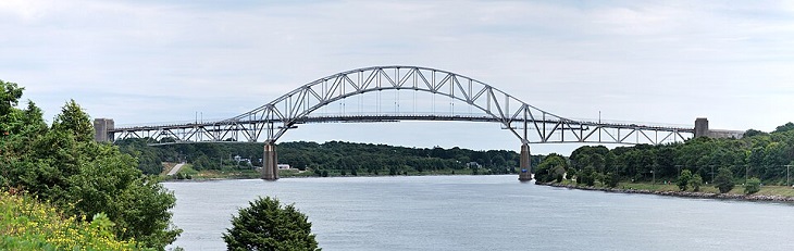 Sagamore Bridge nad Kanałem Cape Cod w Massachusetts. Fot. Shonenknifefan1, CC0