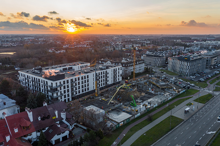 FOT. 2. | Widok na budowę obiektu mieszkalnego Zięby IV od strony ul. Pileckiego (fot. z archiwum Soletanche Polska)
