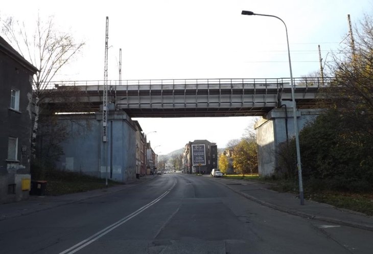 Wiadukt kolejowy w Wałbrzychu nad ul. 1-go Maja. Fot. M. Frankow/PKP PLK