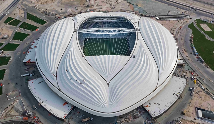 Budowa stadionu Al Janoub zaprojektowanego przez Zahę Hadid. Fot. Najwyższy Komitet ds. Dostaw i Dziedzictwa / qatar2022.qa