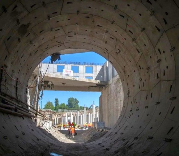 Tunel średnicowy w Łodzi. Większa TBM wznowiła drążenie