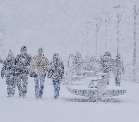 Pierwszy atak zimy: śliskie drogi, brak prądu. Fot. Shutterstock.com