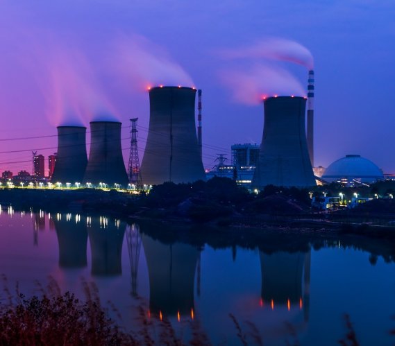 Polacy popierają budowę elektrowni jądrowej? Fot. hxdyl / Shutterstock