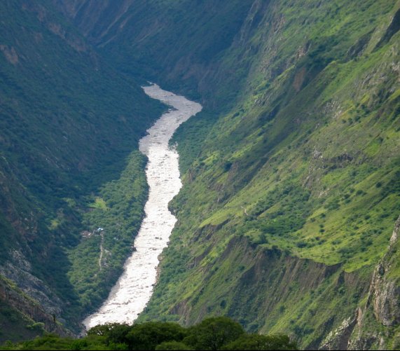Peru: 16 osób zaginionych po zerwaniu się mostu. Fot. Bryan Dougherty/Wikimedia Commons
