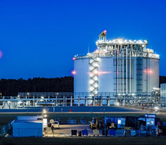 Ponad 5 mln m3 LNG dostarczono do terminalu w Świnoujściu. Fot. Mike Mareeen/Shutterstock.com