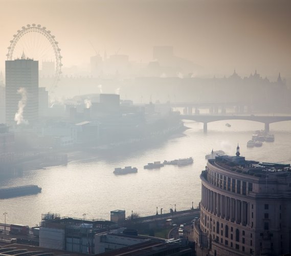KE żąda wyjaśnień ws. smogu od dziewięciu krajów. Fot. melis / Shutterstock