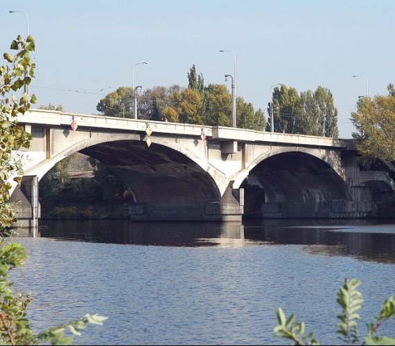 W Pradze zamknięto ważny most. Chodzi o względy bezpieczeństwa. Fot. Wikipedia Commons
