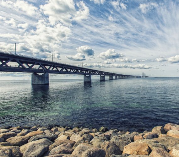 W Europie powstanie 45-kilometrowy most? Na zdjęciu most nad Sundem, łączący Danię i Szwecję. Fot. BABAROGA/Shutterstock.com