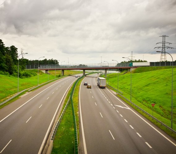 Kolejny etap przygotowań do budowy 70 km autostrady A18. Fot. mffoto / Shutterstock