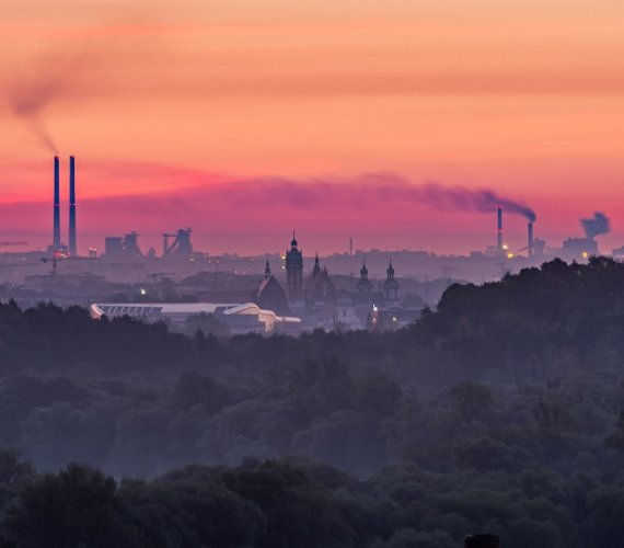 Kraków: doradcy zachęcą nieprzekonanych do wymiany pieców. Fot. Tomasz Mazon / Shutterstock