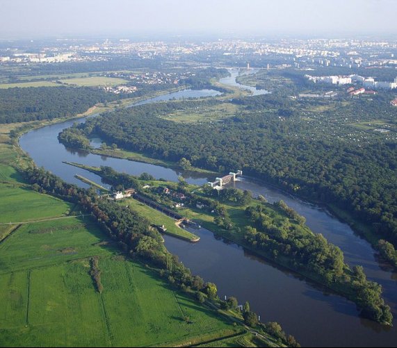 Nowe stopnie wodne na Odrzańskiej Drodze Wodnej. Stopień Wodny Rędzin. Fot. Grzegorz Kilian/Wikimedia Commons