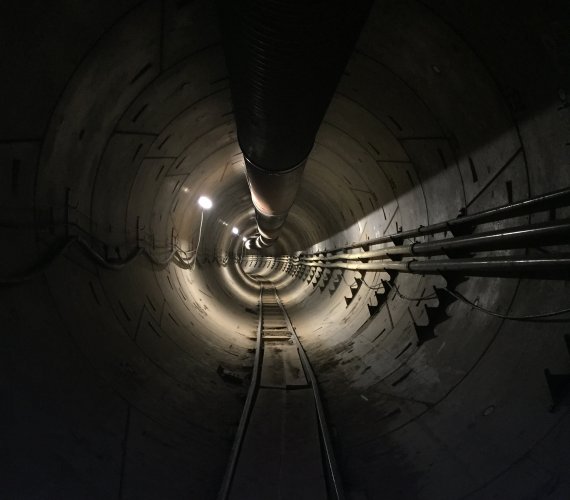 Nie tylko Hyperloop. Musk walczy o tunele Loop w Los Angeles. Fot. The Boring Company