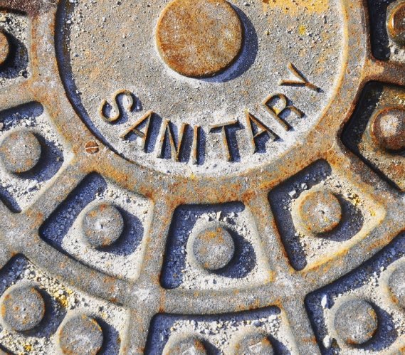 Sosnowiec inwestuje w nowoczesny pojazd do czyszczenia kanalizacji. Fot. StacieStauffSmith Photos / Shutterstock