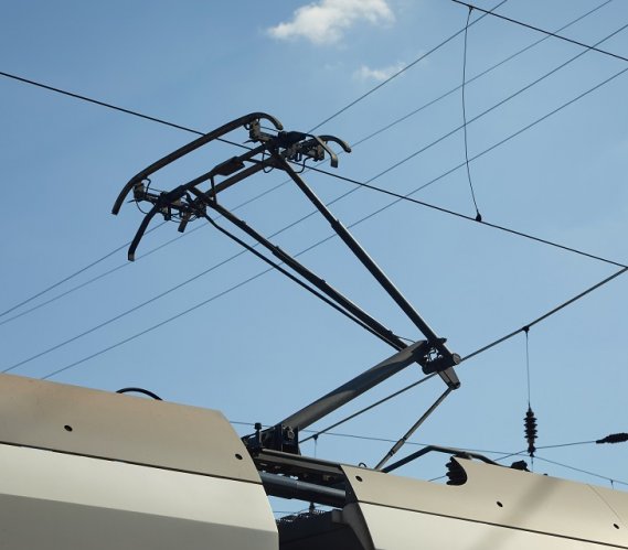 W Krakowie powstał innowacyjny pantograf tramwajowy. Fot. Peter Gudella / Shutterstock