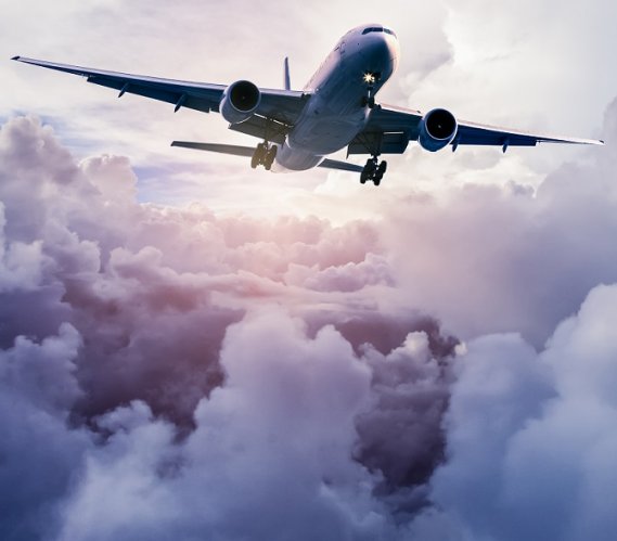 „Porty Lotnicze” będą zarządzać lotniskiem w Radomiu? Fot. 06photo / Shutterstock