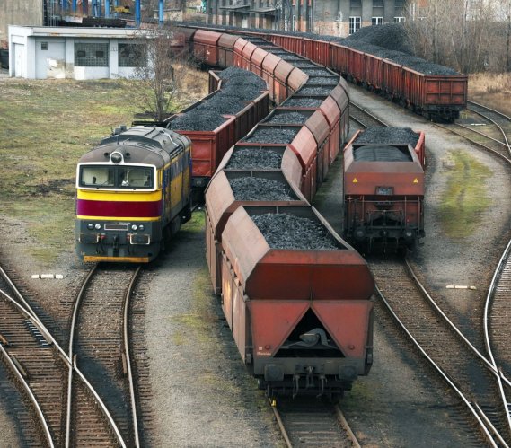 Pociąg z węglem wykoleił się we Wronkach. Fot. Petr Student