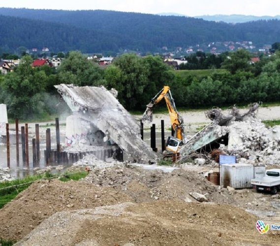 Nowy Sącz: kończy się rozbiórka mostu Heleńskiego. Fot. UM Nowy Sącz