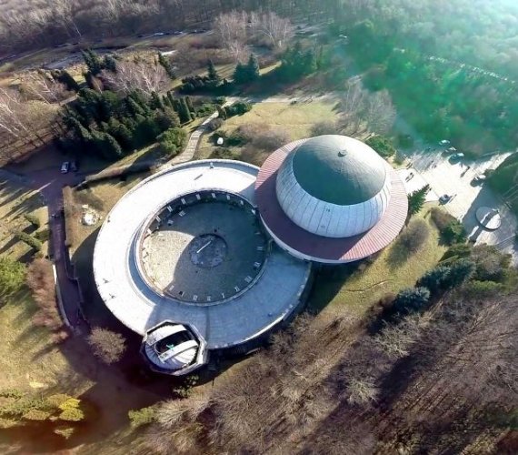 Planetarium Śląskie można rozbudować tylko w dół. Nowe pomieszczenia powstaną w podziemiach. Fot. A2Media