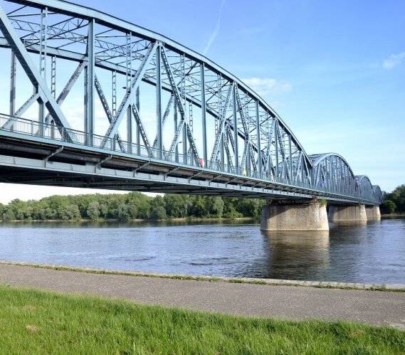 Program „Mosty dla regionów” potrwa do 2025 r. Fot. itsmejus / Shutterstock