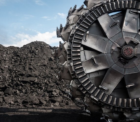 Popyt na węgiel jest wciąż bardzo wysoki. Fot. Evgeniy Isaychev / Shutterstock