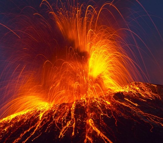 Wulkan Manaro jest jednym z najbardziej niebezpiecznych wulkanów na świecie. Fot. Rainer Albiez / Shutterstock