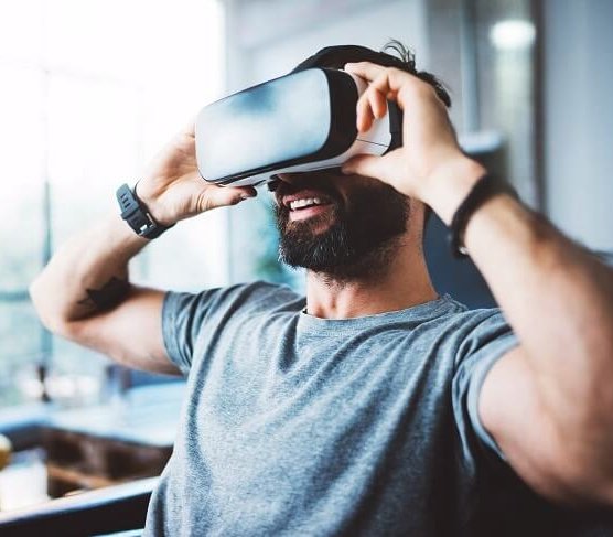 Trwa przetarg na zakup rozwiązania VR (ang. Virtual Reality) dla instalacji Olefin. Fot. SFIO CRACHO/Shutterstock