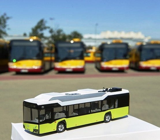 Po Łodzi zacznie kursować 46 nowych autobusów marki Solaris. Niektóre będą zasilane energią słoneczną. Fot. UM Łódź