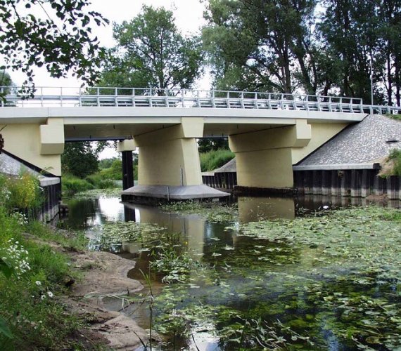 Most przez rzekę Krępiel w miejscowości Gogolewo w ciągu drogi krajowej nr 20. Fot. GDDKiA