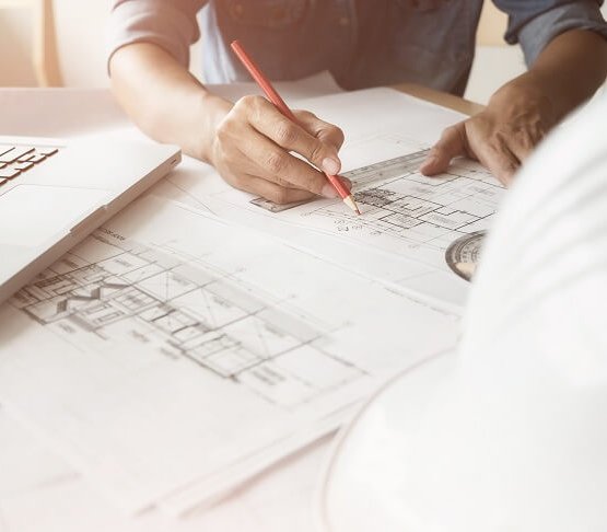 Nowe przepisy dotyczące wykonywania zawodów architekta i inżyniera budownictwa. Fot. qoppi / Shutterstock