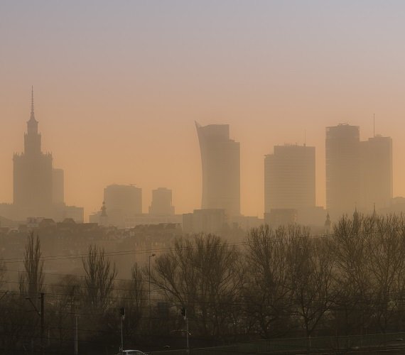 Warszawa w smogu. Fot. Mateusz Skoneczny/Shutterstock