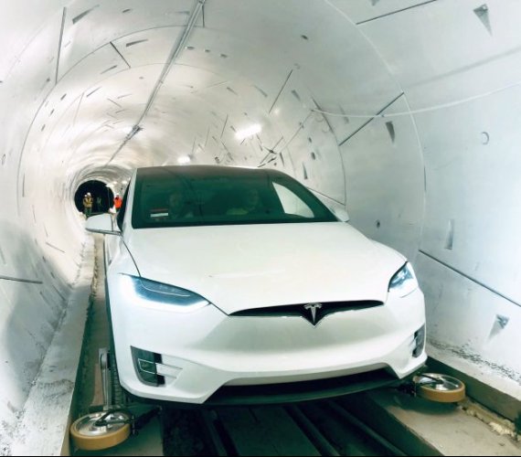 Pierwszy odcinek tunelu Loop w USA. Fot. Elon Musk/Twitter