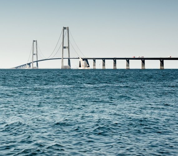 Storebæltsbroen w Danii. Fot. openlines.de / Adobe Stock