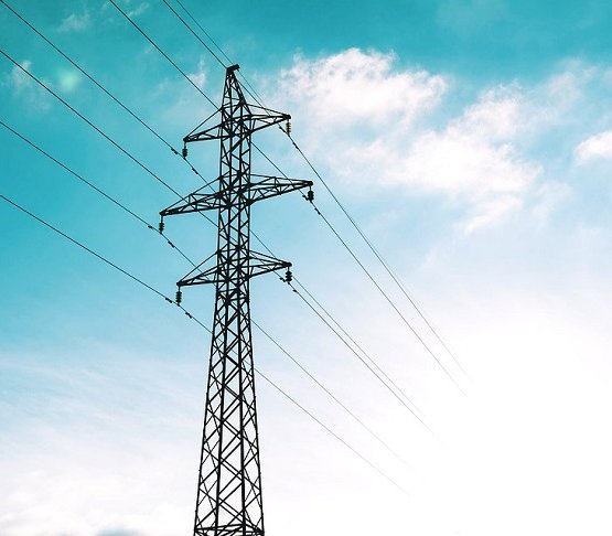 Dostawy energii elektrycznej. Fot. Pexels/Pixabay