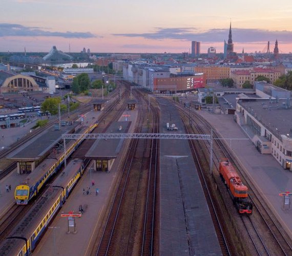 Stacja kolejowa w Rydze. Fot. ingusk/Adobe Stock