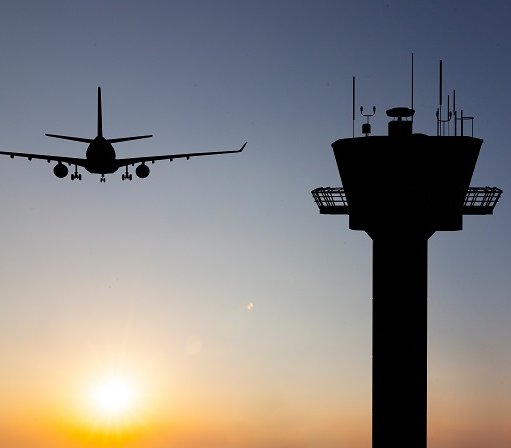 Polskie lotniska mogą obsłużyć w tym roku 50 mln osób. Fot. erserg / Adobe Stock