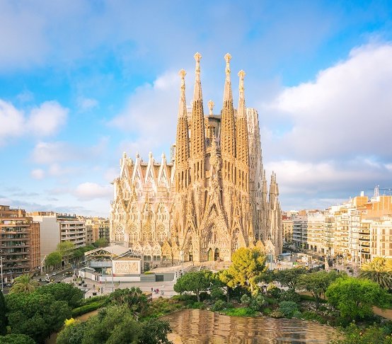 Sagrada Familia w Barcelonie. Fot. anekoho / Adobe Stock