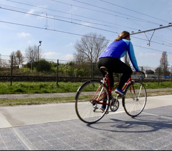 Solarna ścieżka rowerowa w Holandii. Fot. SolaRoad