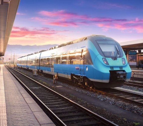 880 mln euro na modernizację kolei. Fot. Adobe Stock / den-belitsky