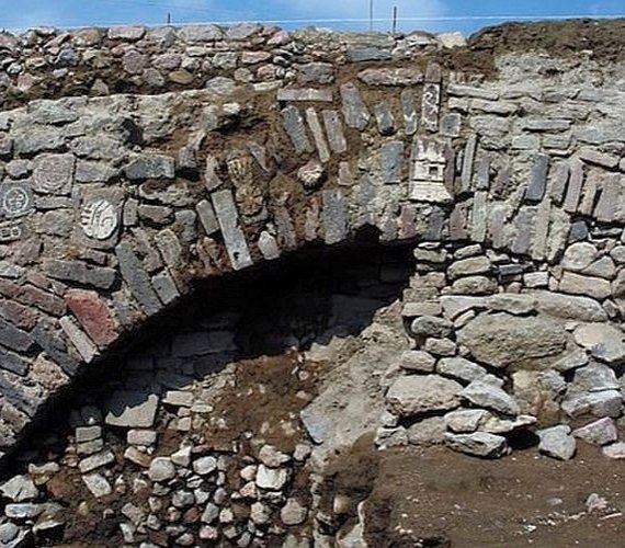 Aztecki tunel wodny w Meksyku z XV w. Fot. INAH