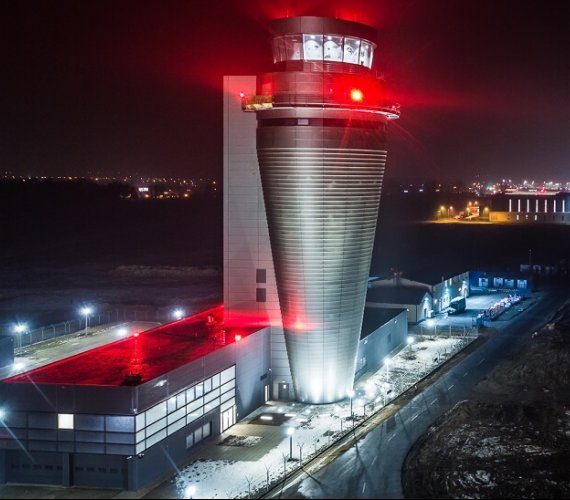 Wieża kontroli lotniska Katowice-Pyrzowice. Fot. Budimex