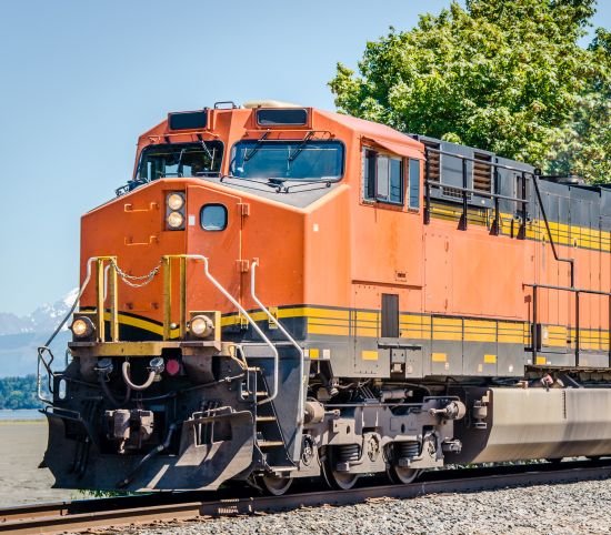 W przyszłości lokomotywy z wodorowym ogniwem paliwowym mogą zastąpić spalinowe. Fot. Adobe Stock / alpegor